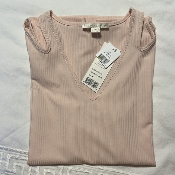 COOPER & ELLA Rib Knit Cutout Top - Picture 3 of 3